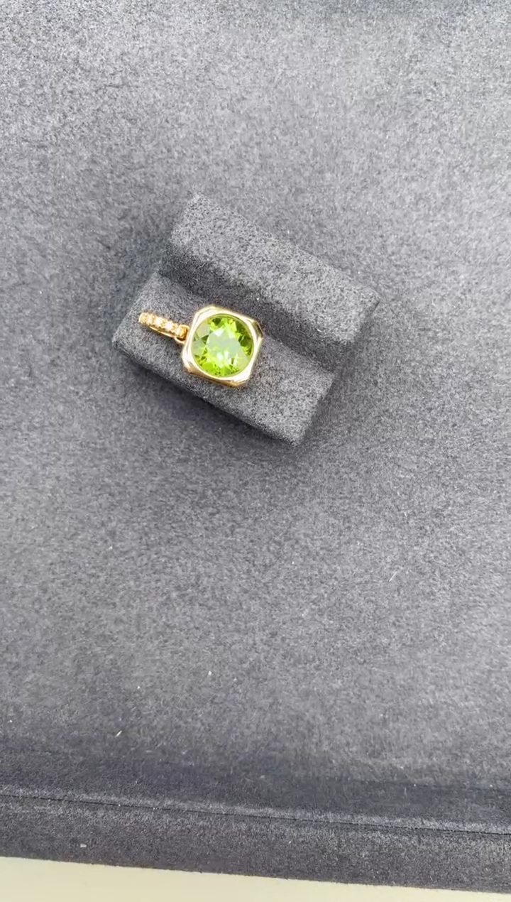 【闪购商品】橄榄石吊坠(不含链)18K金镶嵌2ct橄榄石吊坠