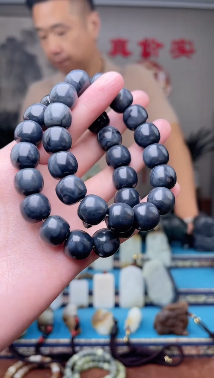 和田玉未镶嵌挂件多样性发 拍一发一