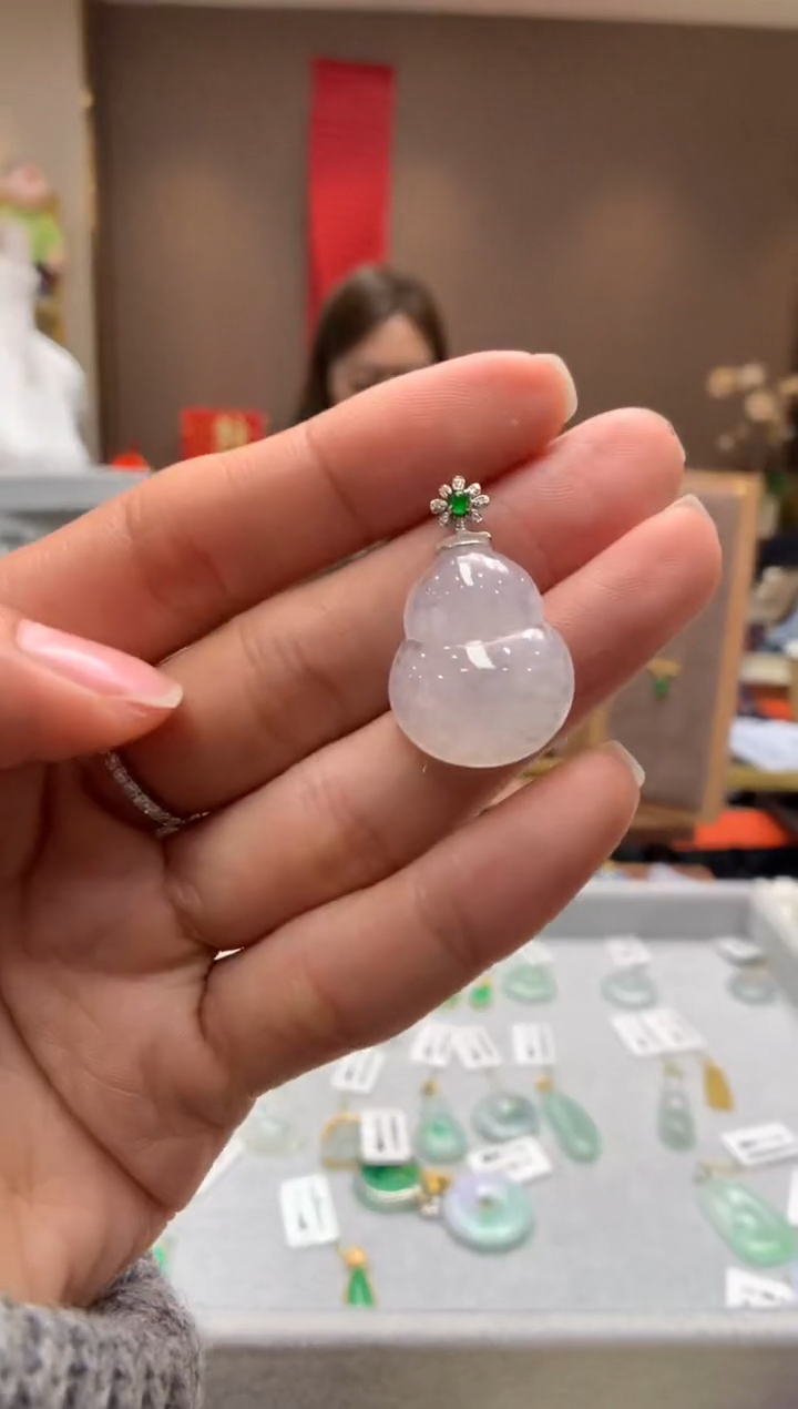 【闪购商品】翡翠颈饰18K金镶嵌葫芦