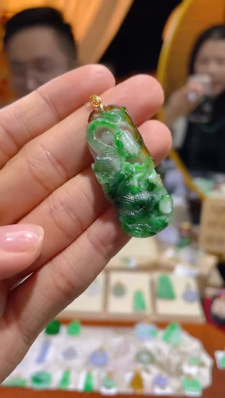 【闪购商品】翡翠颈饰18K金镶嵌假一赔三