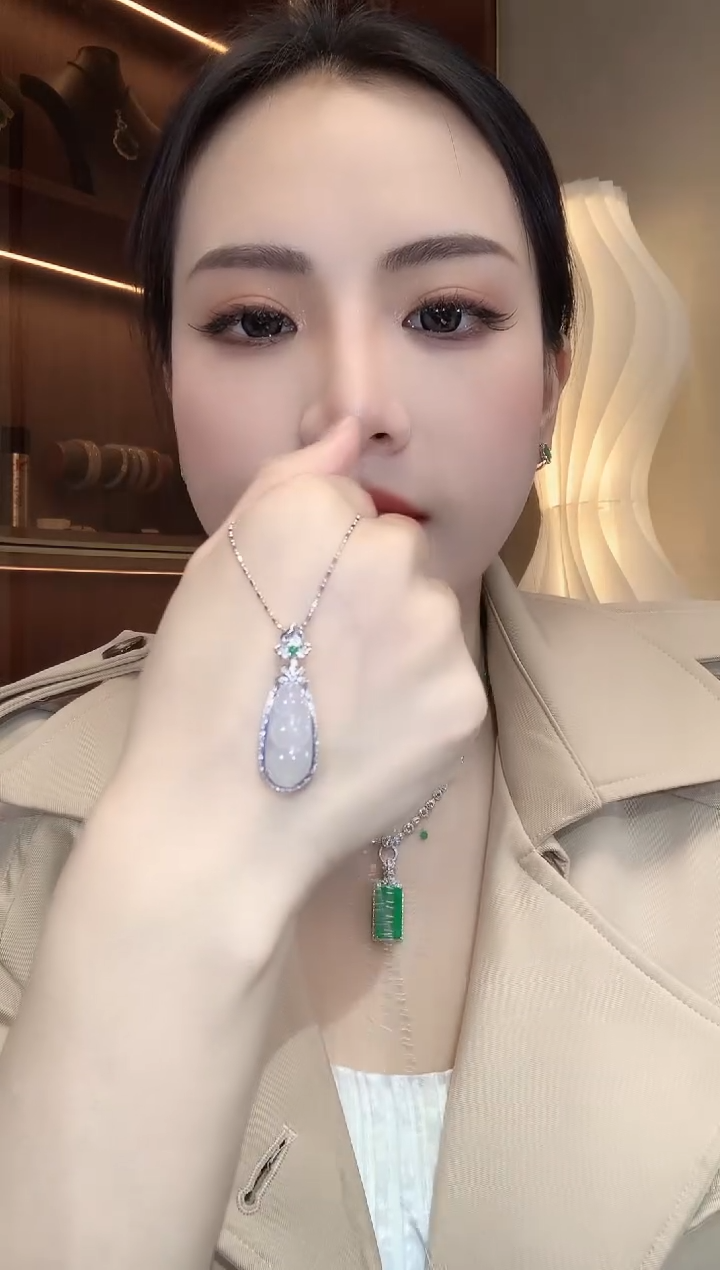 【闪购商品】翡翠吊坠(不含链)18K金镶嵌A9 多样性发货一件