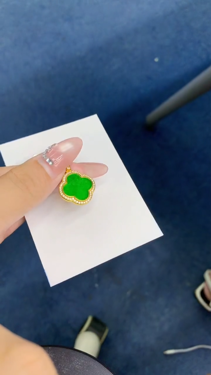 翡翠未镶嵌吊坠(不含链)1