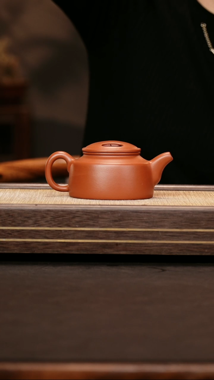 茶壶紫砂阿*小煤窑朱泥 牛盖德钟