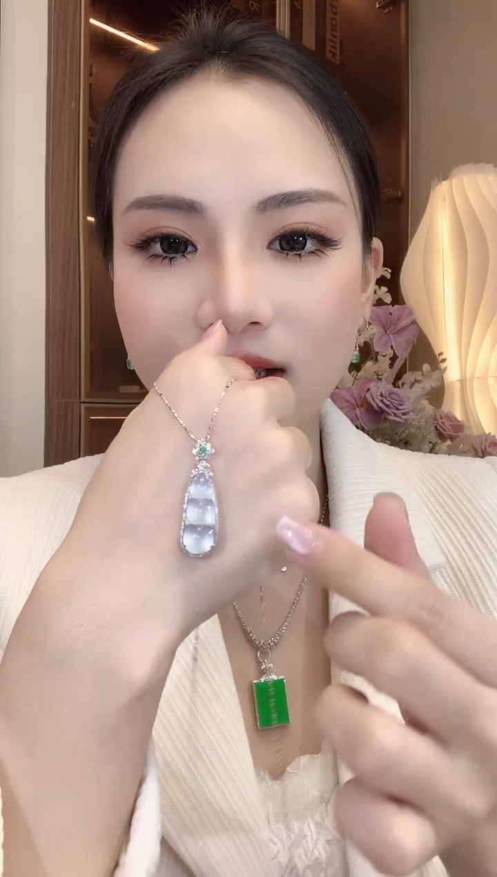 【闪购商品】翡翠吊坠(不含链)18K金镶嵌A20