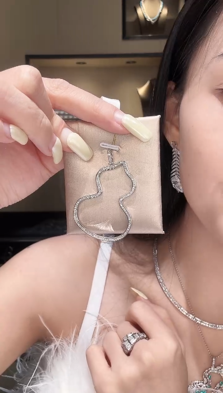 铂Pt950镶嵌吊坠钻石超大号葫芦吊坠