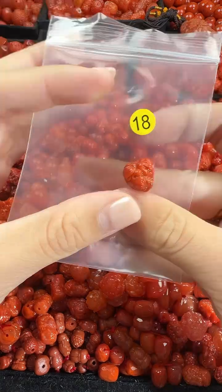 颈饰未镶嵌南红玛瑙1