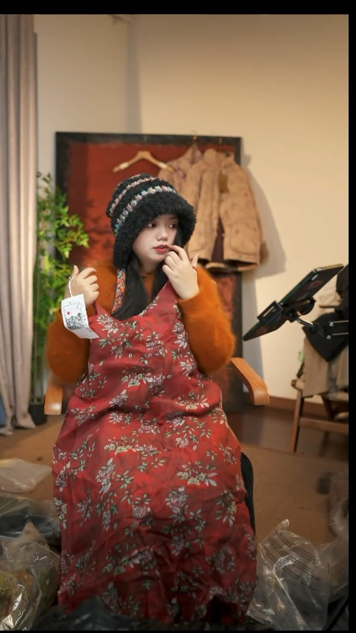 NO退NO换 苎麻红色碎花吊带裙