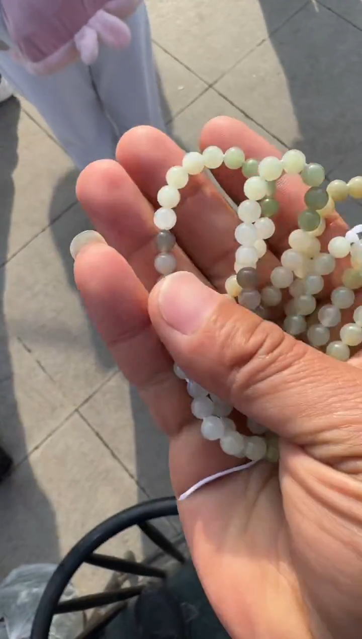 未镶嵌和田玉（糖玉）挂件和田玉