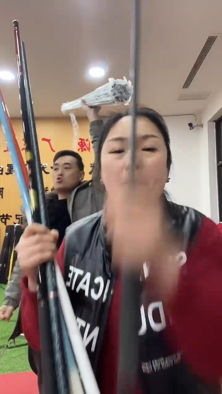 碳素1.8m路亚竿一支