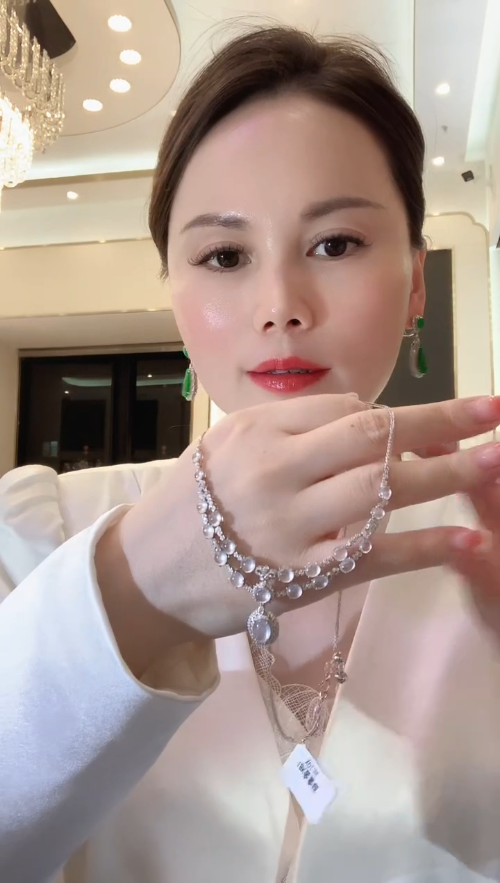 【闪购商品】翡翠套链18K金镶嵌C69 翡翠