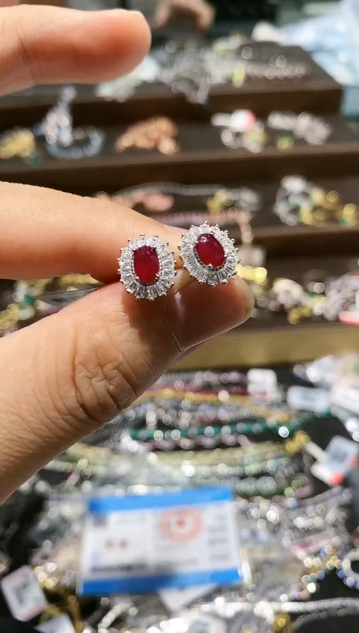 【闪购商品】红宝石耳饰银S925镶嵌耳钉