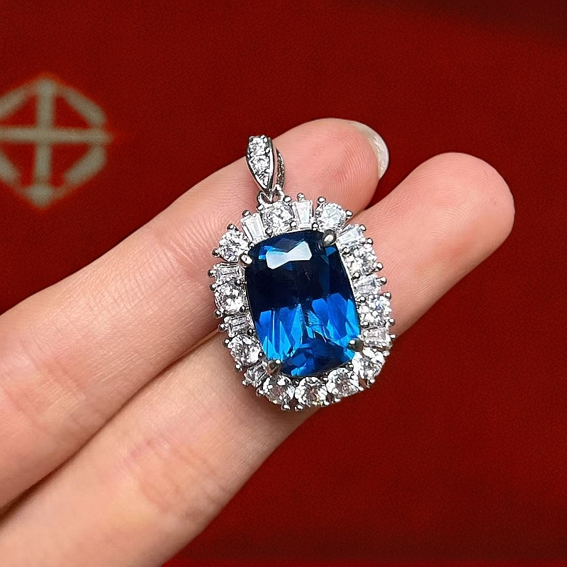 阿鲁沙-典藏高奢培育尖晶石-精工925镀厚金吊坠777