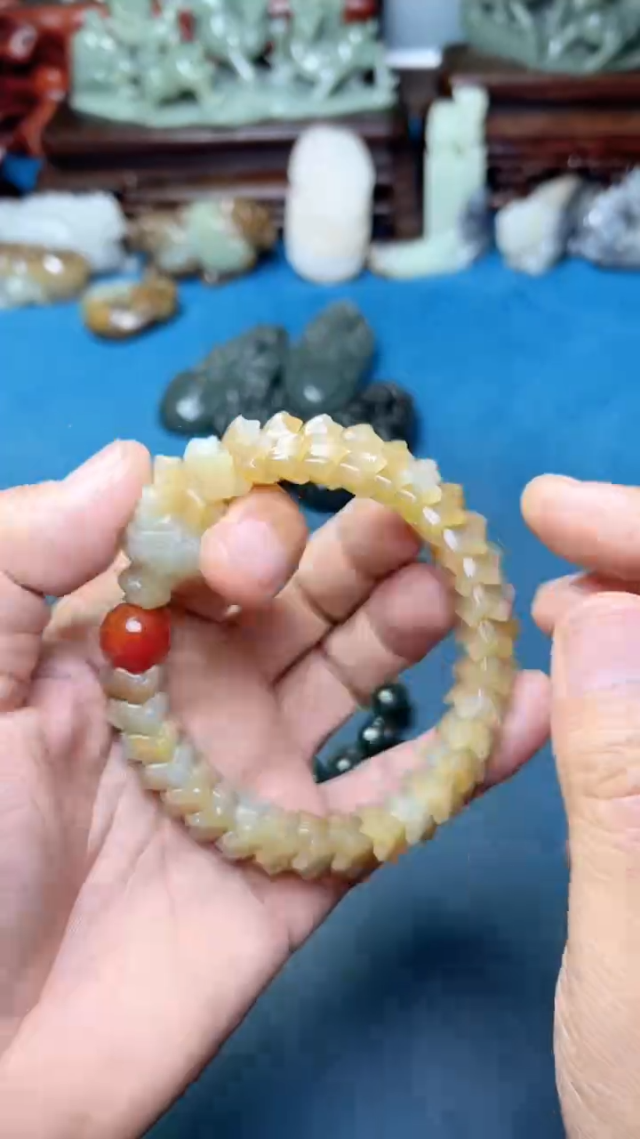 未镶嵌和田玉把件-