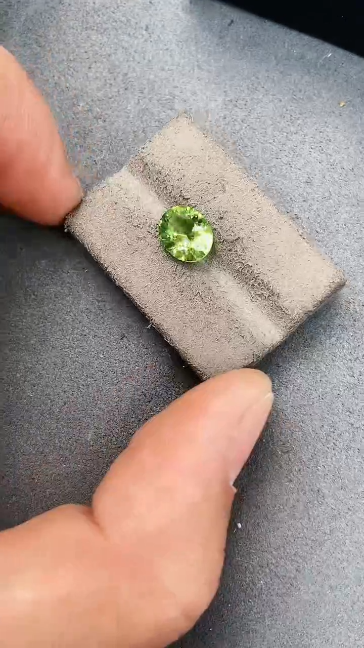【闪购商品】橄榄石笔搁未镶嵌裸石2.99