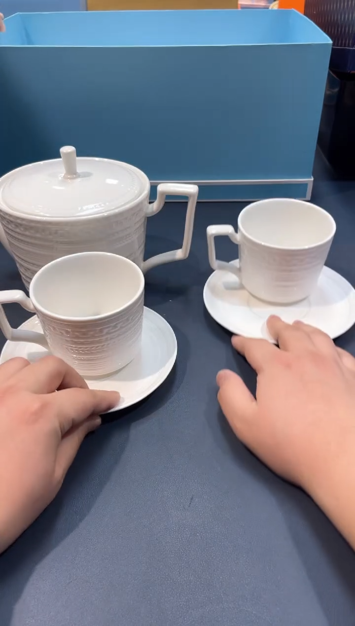 【闪购商品】碗S557全场正品，京东包邮