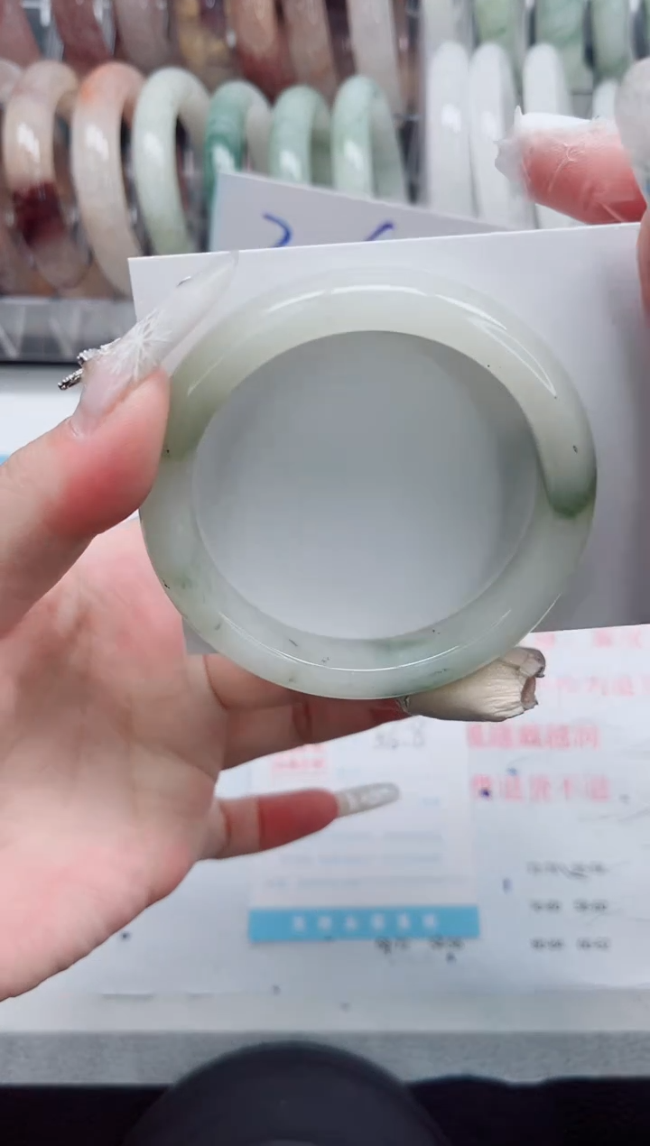 【闪购商品】石英质玉手镯未镶嵌A67-56.8