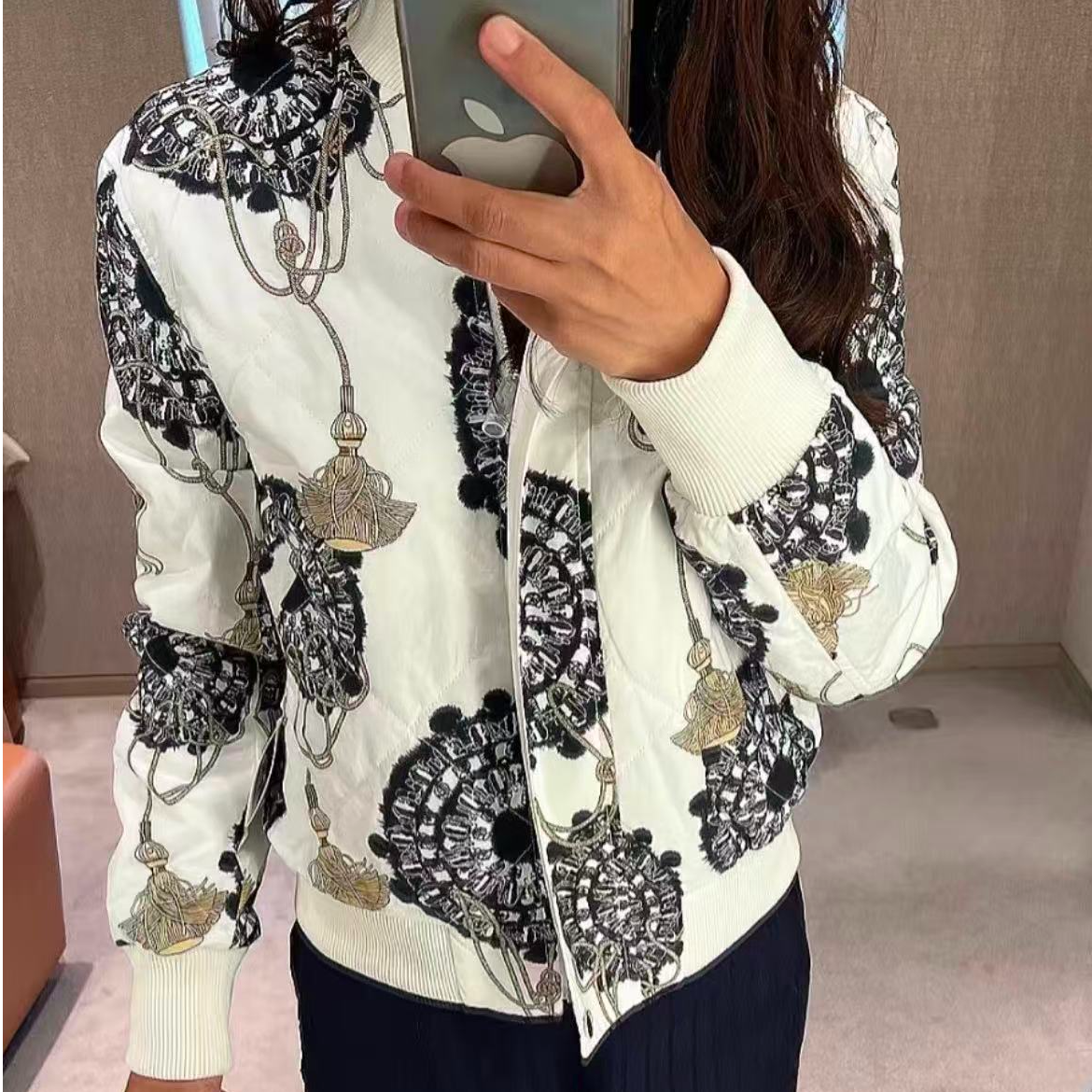 未使用 Hermes/爱马仕 白色绳索图案双面穿拉链外套