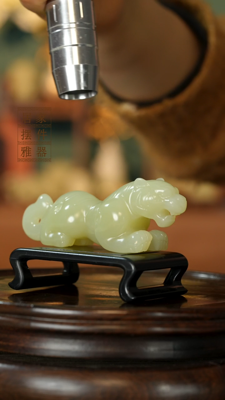 玉《虎虎生威》摆件