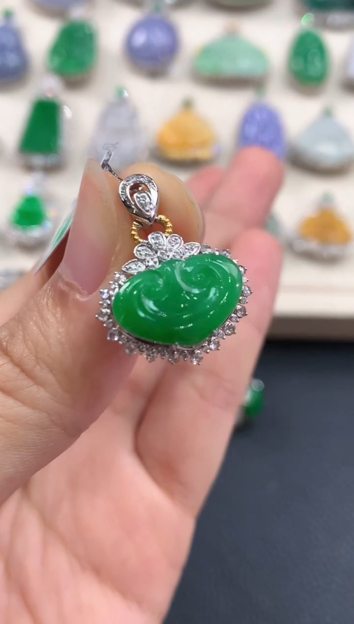 【闪购商品】翡翠吊坠(不含链)18K金镶嵌c50   