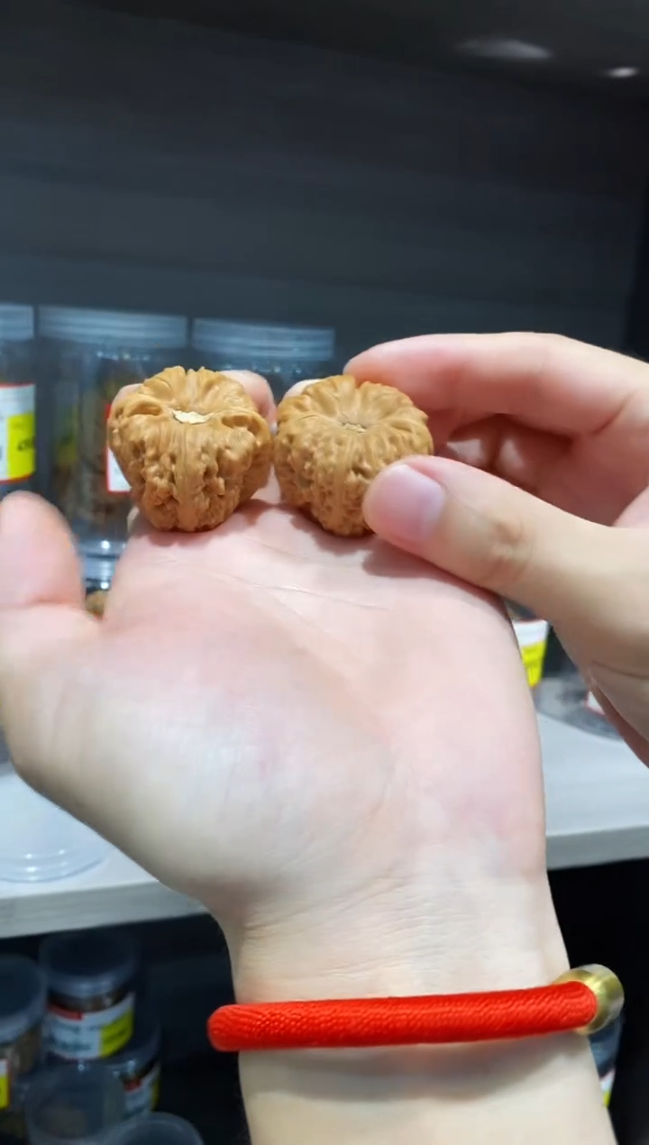 文玩核桃把件微修打底平谷凹底37左右