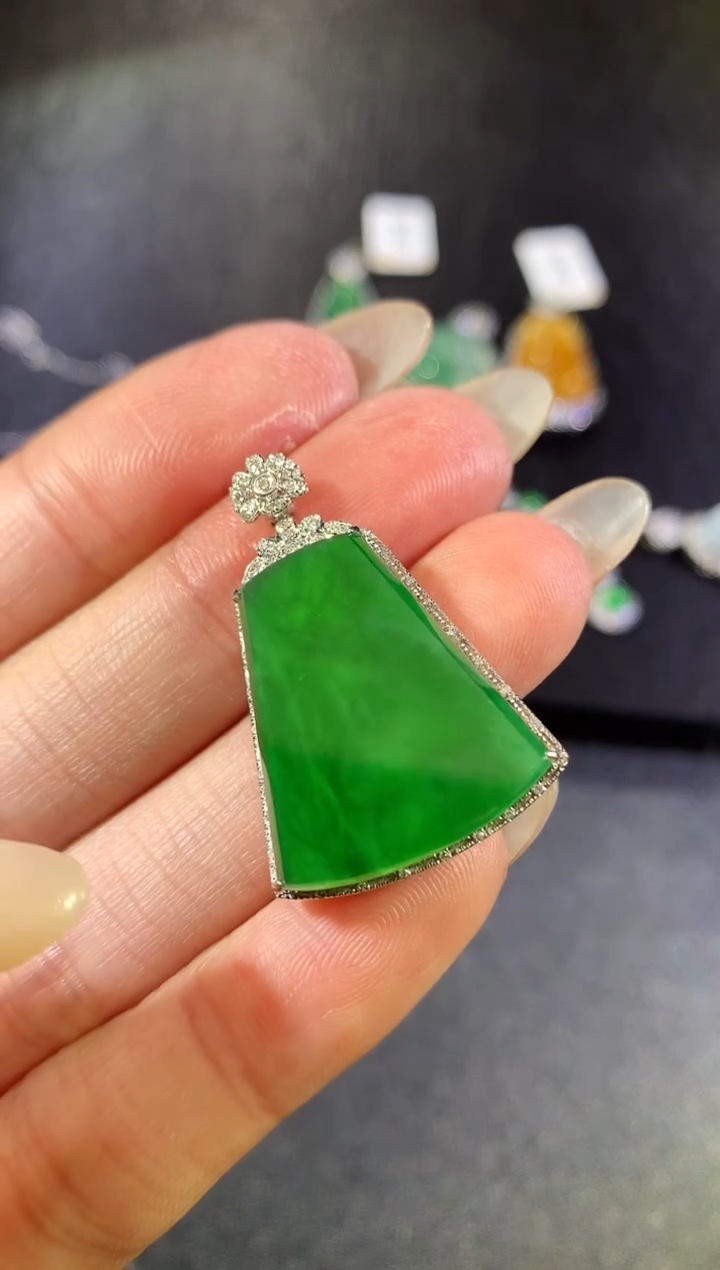 【闪购商品】翡翠吊坠(不含链)18K金镶嵌121无事牌