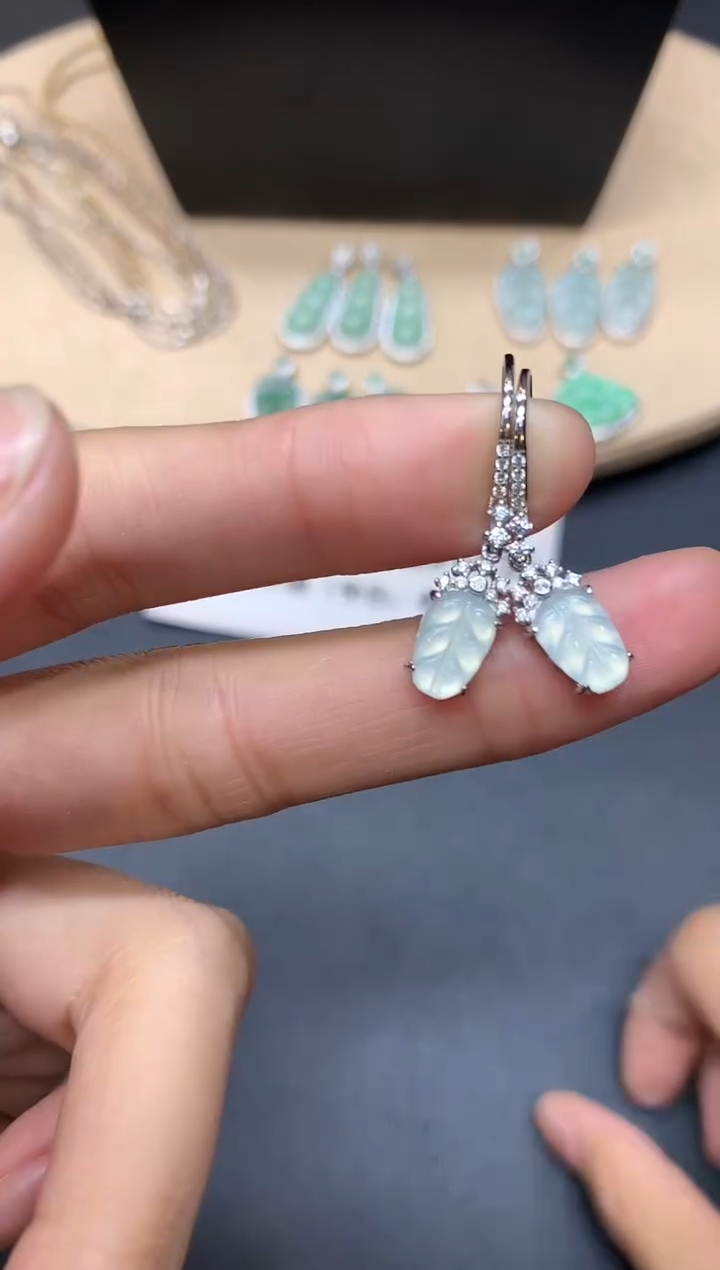 【闪购商品】翡翠耳饰银S925镶嵌叶子【多样性发其一】