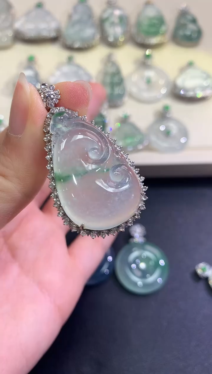 【闪购商品】翡翠颈饰18K金镶嵌B152   