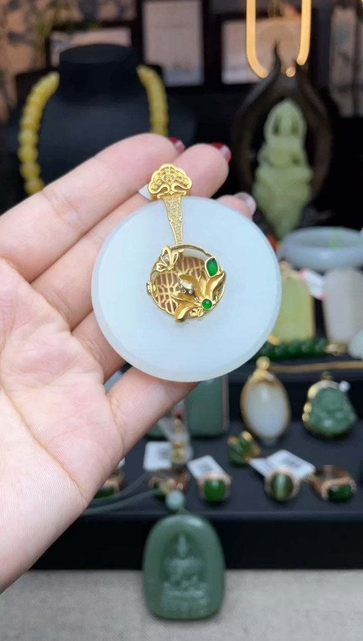 【闪购商品】和田玉颈饰18K金镶嵌吊坠