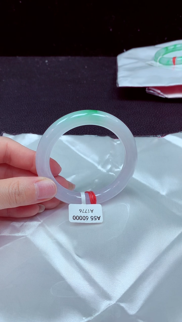 【闪购商品】翡翠手镯未镶嵌镯子055+