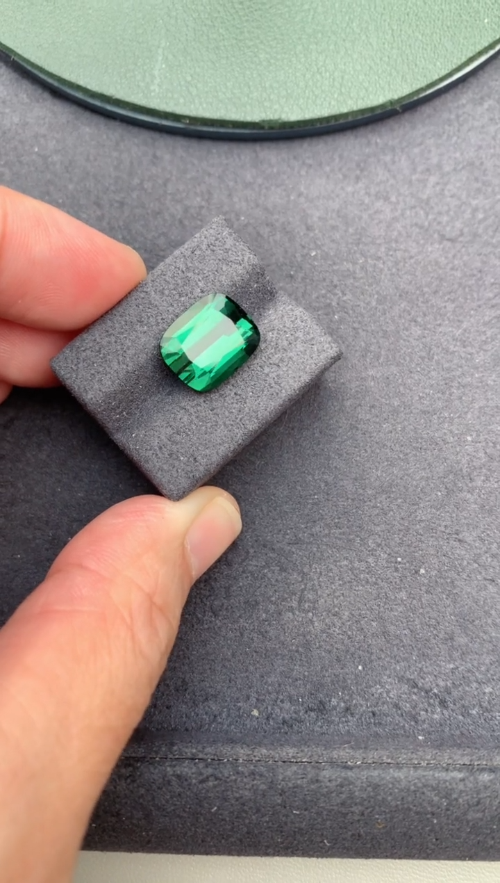 裸石未镶嵌碧玺5.9ct绿碧玺  BE