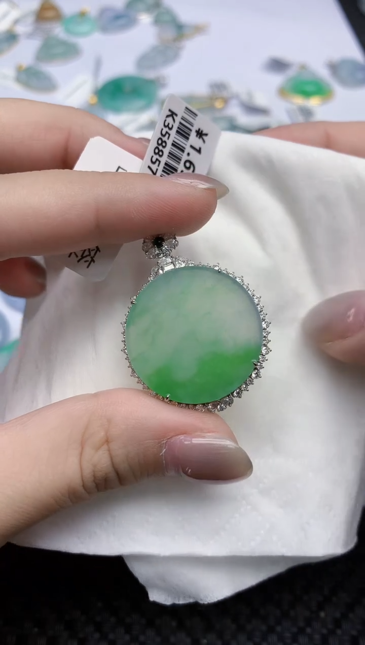 【闪购商品】翡翠颈饰18K金镶嵌天然翡翠A货