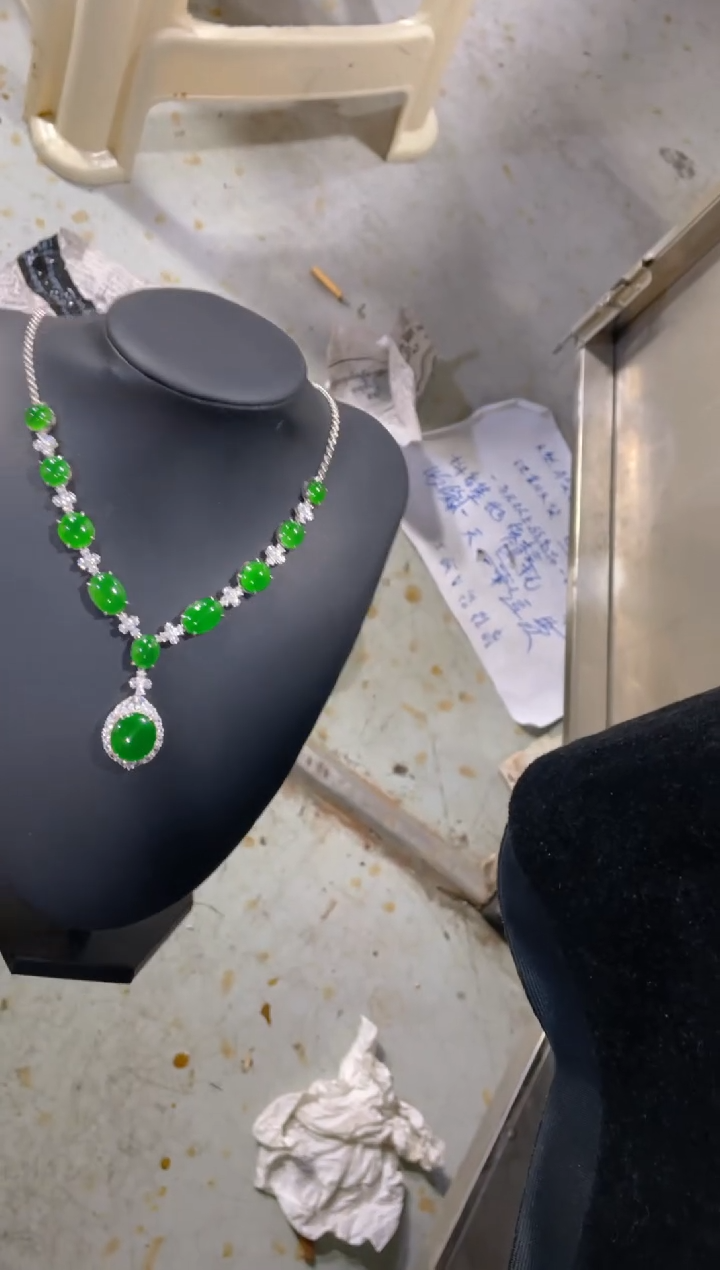 【闪购商品】定制翡翠未镶嵌天然A货翡翠多样性发货拍一发一