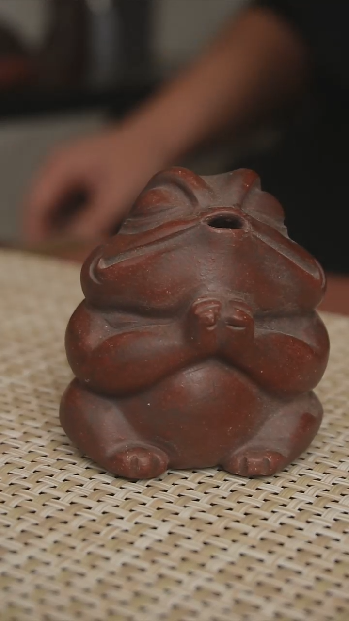 紫砂茶宠宜兴紫砂茶宠求财金蟾 