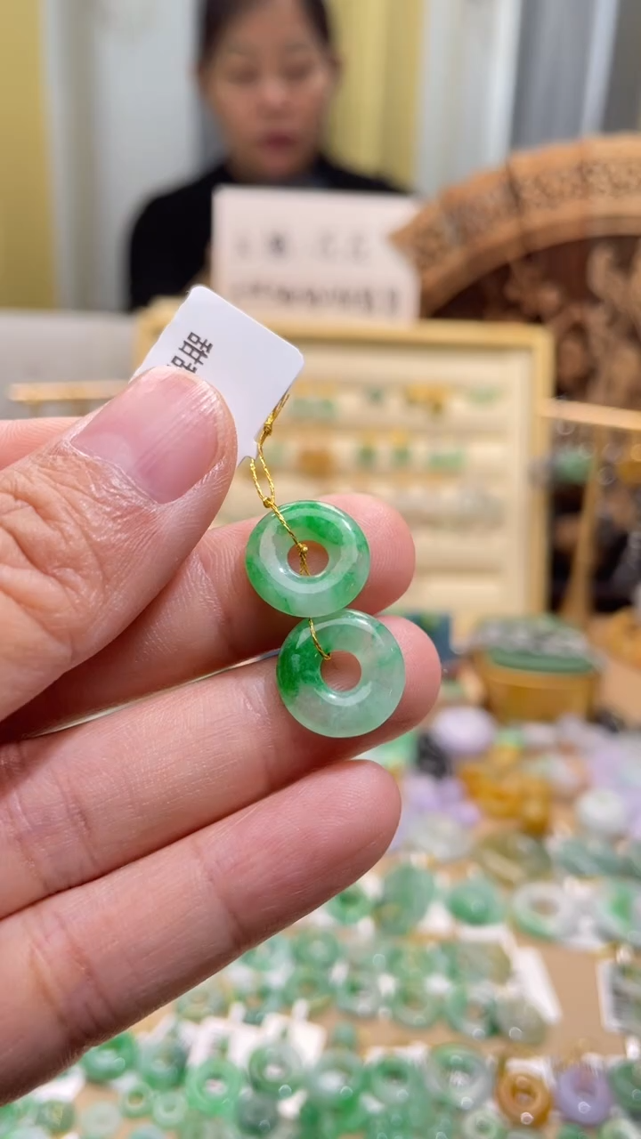 颈饰未镶嵌翡翠甜甜圈一对