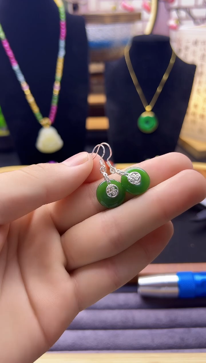 【闪购商品】和田玉耳饰14K金镶嵌E111        