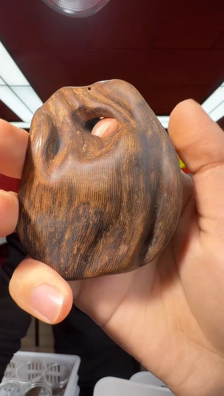 沉香手把件f81富国岛多样性发一