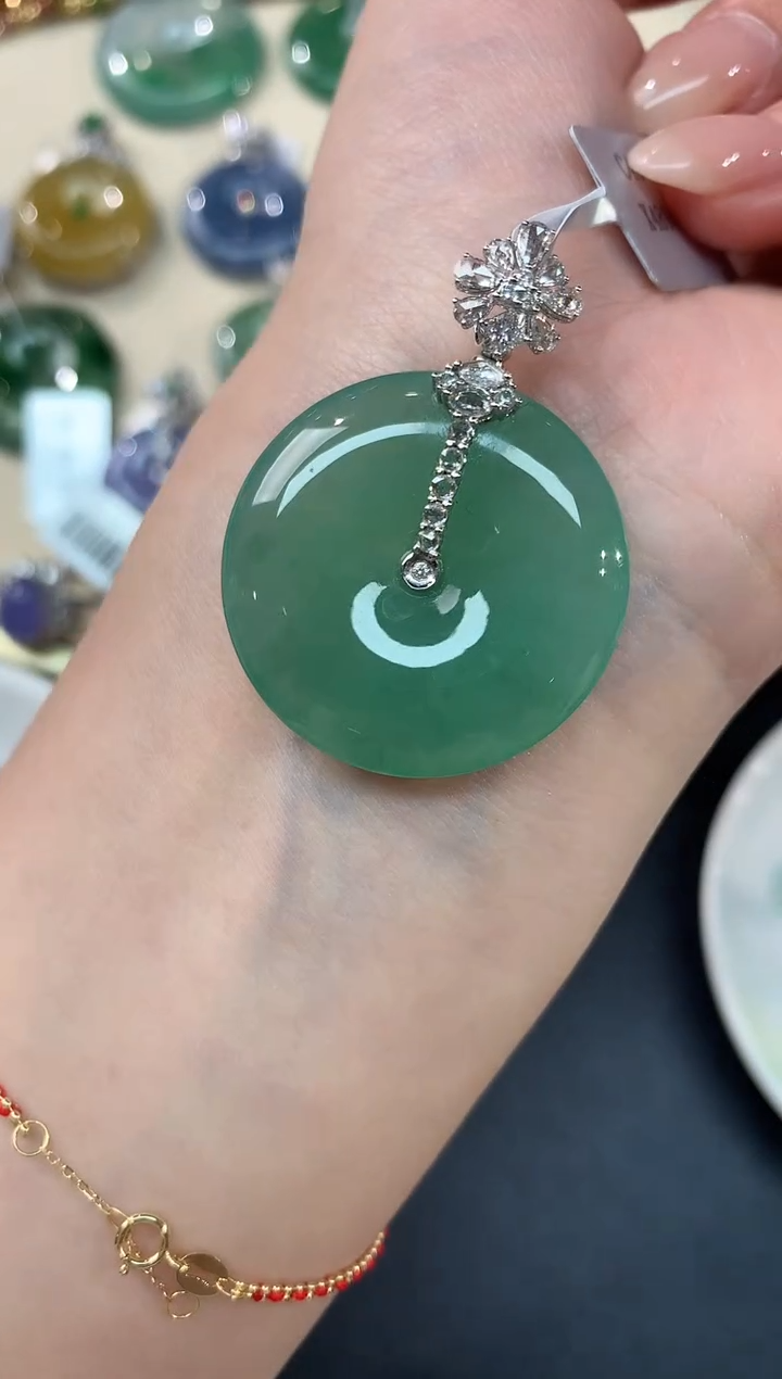 【闪购商品】翡翠吊坠(不含链)18K金镶嵌A215|25800