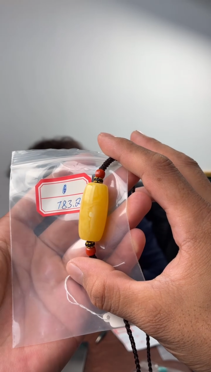 蜜蜡吊坠(赠链)未镶嵌噶玛珠宝