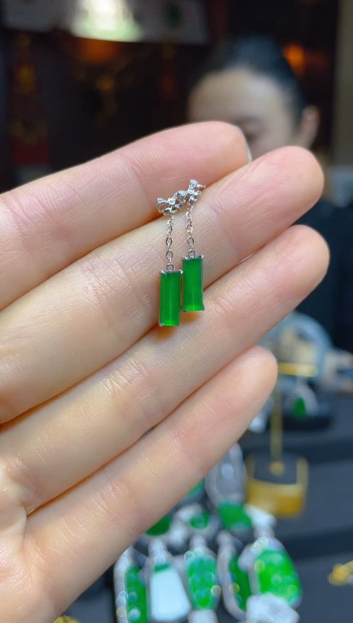 【闪购商品】翡翠耳饰18K金镶嵌118450天然A货翡翠耳坠