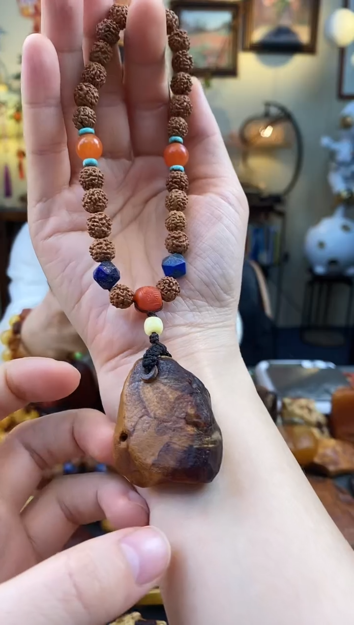 未镶嵌琥珀手串手持