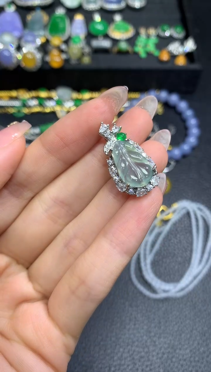 翡翠未镶嵌吊坠(不含链)1不含链随机发货1件