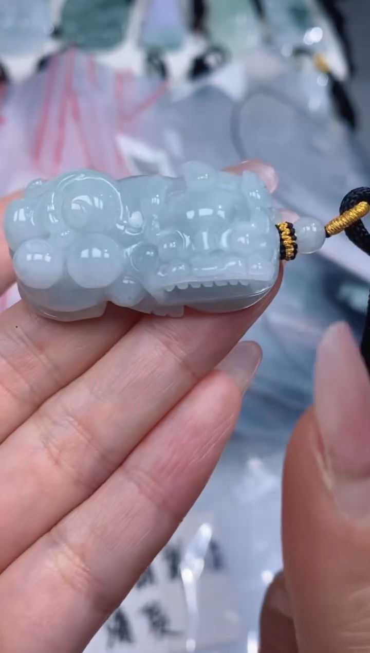 颈饰未镶嵌翡翠吊坠