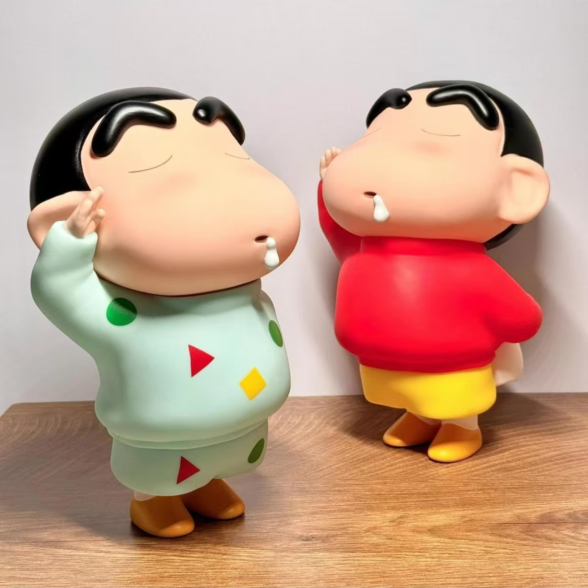 23cmAD奶瓶小新卧室高质量搪胶材质小新站姿支架玄关电视柜