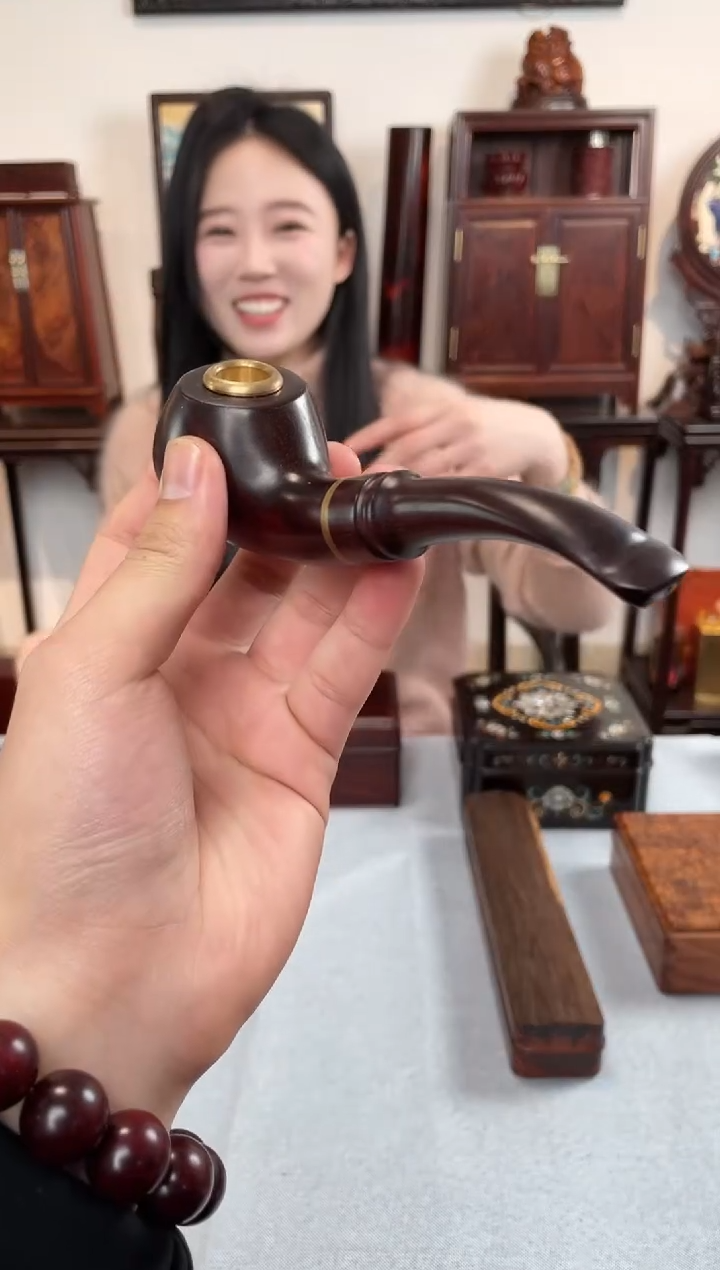 【闪购商品】紫檀木类成套家具烟斗