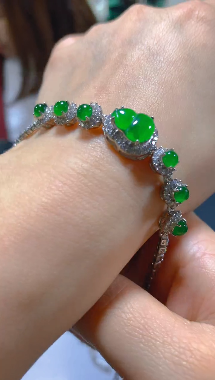 未镶嵌手链翡翠多样性发一