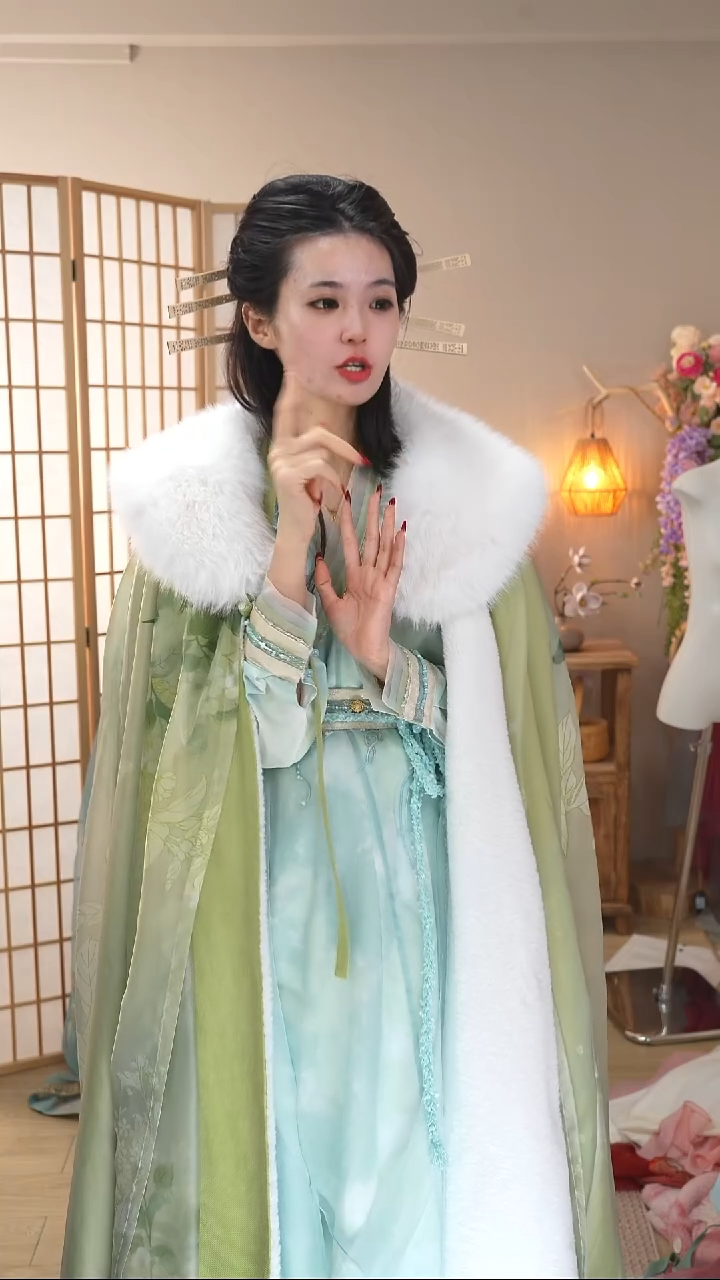 绿色斗篷 特价不退不换 拍下备注尺码