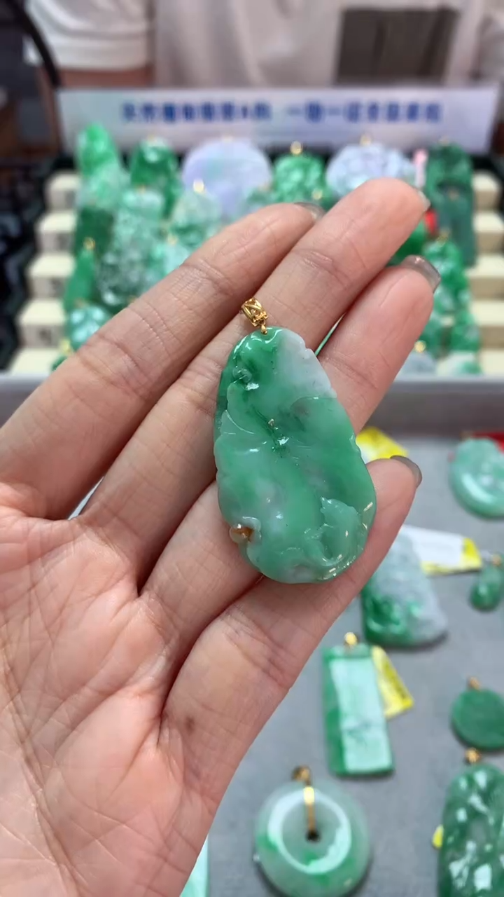 【闪购商品】翡翠吊坠(不含链)18K金镶嵌挂件
