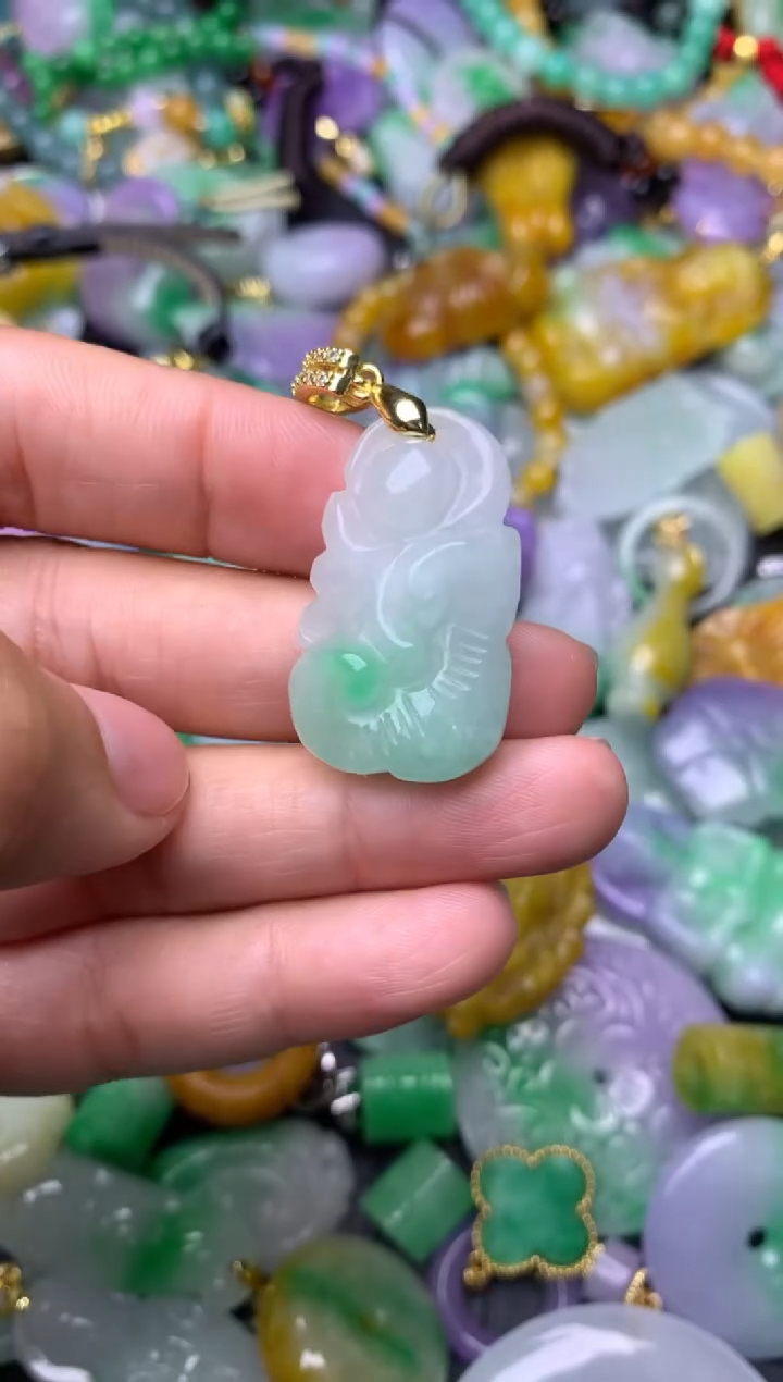 颈饰未镶嵌翡翠缅甸翡翠吊坠