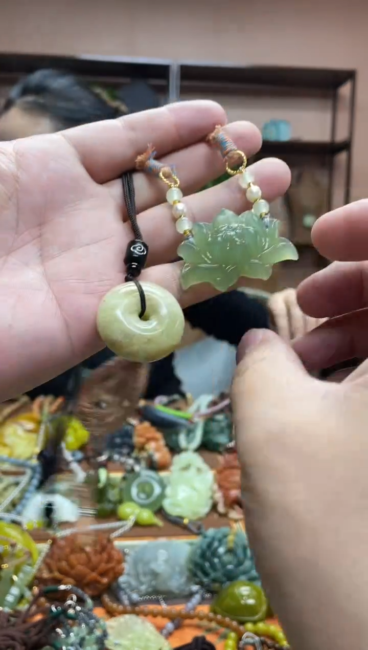 未镶嵌岫玉吊坠·