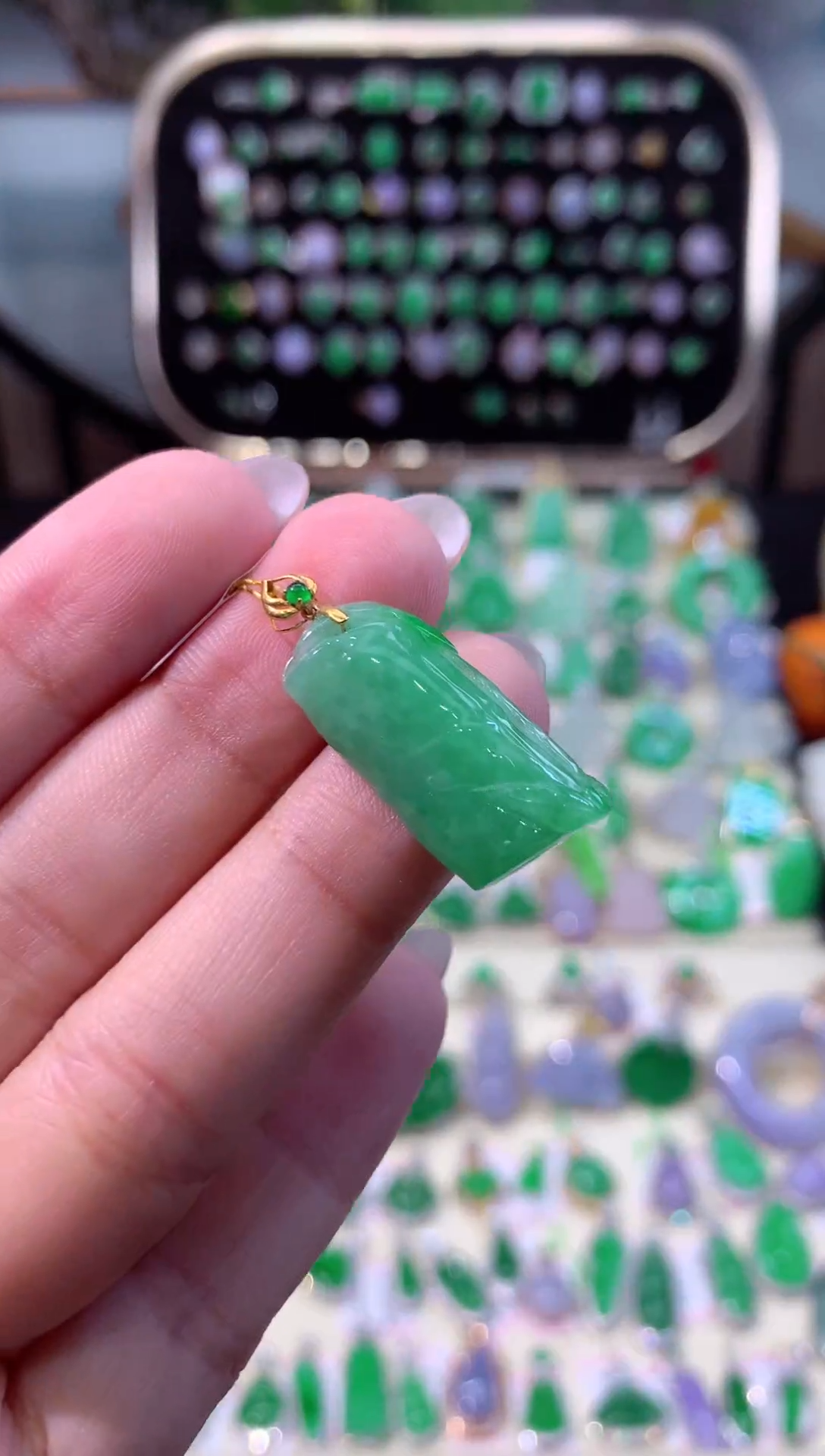 【闪购商品】翡翠颈饰18K金镶嵌缅甸天然A货翡翠